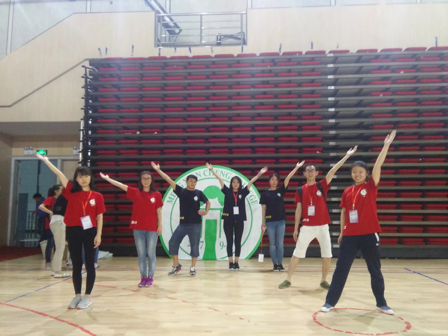 最后一次给大家拍照